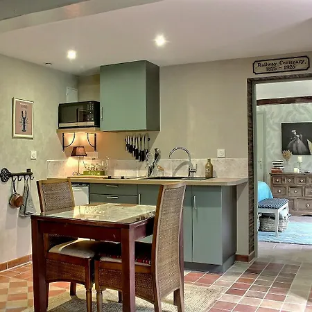 Les Fermes Familles Bonte Bien Etre Et Nature ゲストハウス 3*